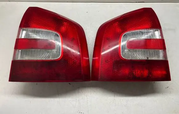 Skoda Octavia Mk2 (1Z) Rear/tail lights 1Z9945096 1Z9945095
