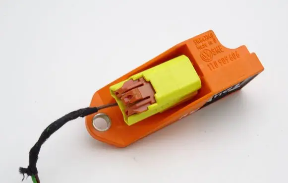Volkswagen Touran I Airbag deployment crash/impact sensor 1T0909606