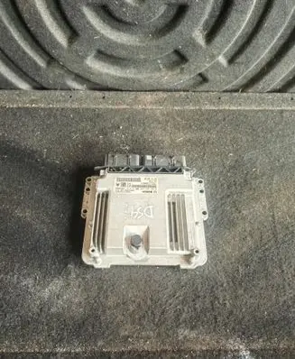 Citroen DS4 Engine control unit/module 9814182680
