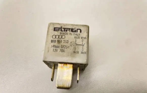 Audi A4 S4 B6 8E 8H Other relay 8E0951253 8672187451