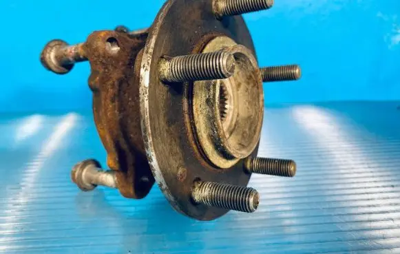 Mitsubishi Lancer X Rear wheel hub