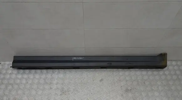 Land Rover Freelander 2 - LR2 Foot area side trim FREEANDERLISTWAPRL