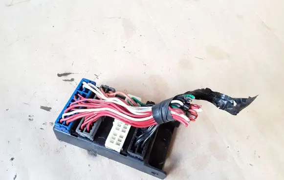 KIA Sorento Fuse module 913103E810