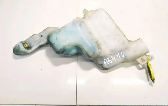 Dodge Caliber Windshield washer fluid reservoir/tank 05303789ad