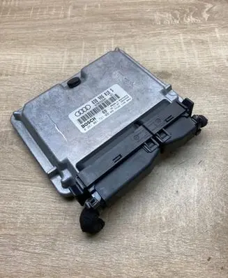 Audi A3 S3 8L Engine control unit/module ECU 038906018S 0281001721