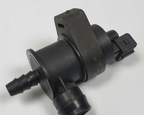 Ford Focus Valve vacuum 8653642