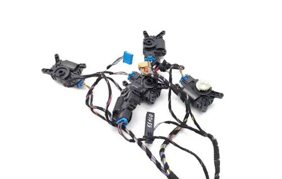 Volkswagen Tiguan A/C air flow flap actuator/motor 5QC971566