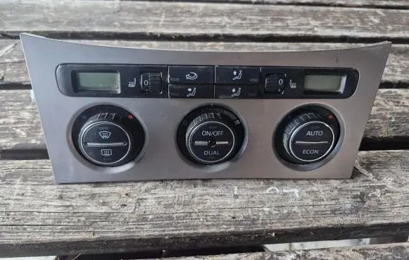 Volkswagen PASSAT B6 Climate control unit