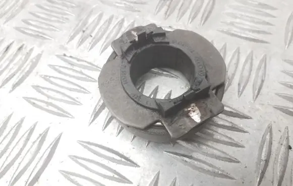 Volkswagen Jetta VI clutch release bearing 02A141165D