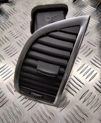 Audi Q7 4L Dashboard side air vent grill/cover trim 4L0820902