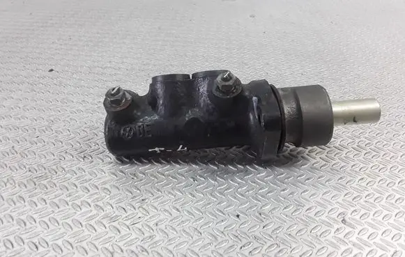 Volkswagen Transporter - Caravelle T4 Master brake cylinder