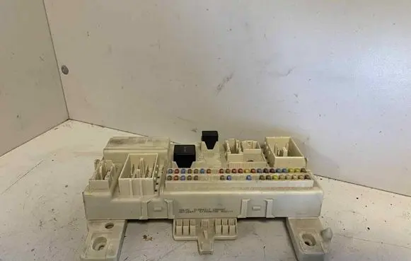 Volvo S40 Fuse module 31254317 05133497