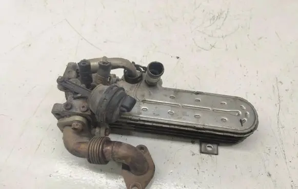 Audi A3 S3 8P EGR valve cooler 03G131513D 8677A 3259787