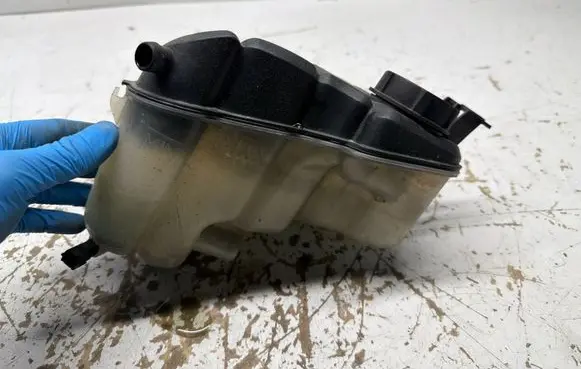 Volvo XC70 Coolant expansion tank/reservoir 