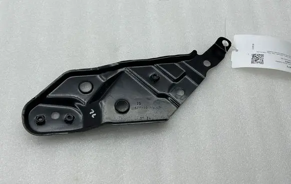 Cupra Formentor Headlight/headlamp mounting bracket 5FF806930