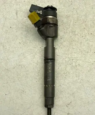 Mercedes-Benz A W169 Fuel injector 0445110 17140776 351101610