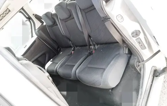 Peugeot Partner Second row seats 