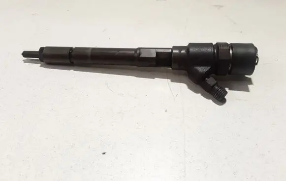 KIA Carens II Fuel injector 3380027400