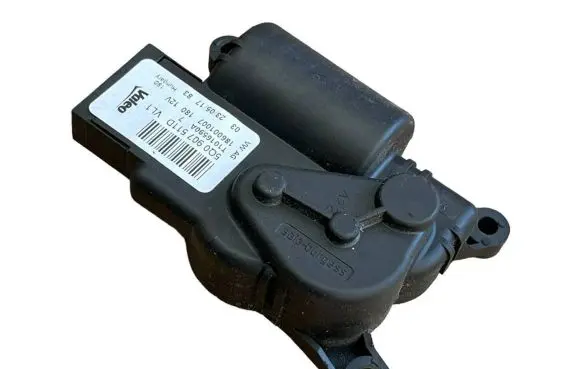 Volkswagen Touran III Air flap motor/actuator 5Q0907511D T1016590A