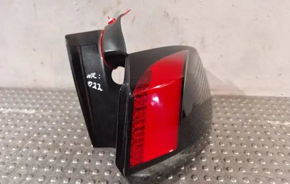 Peugeot 5008 II Rear/tail lights S25081022 9811028180