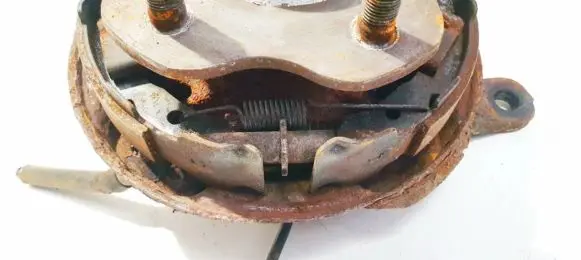 Nissan Qashqai Handbrake/parking brake pads 