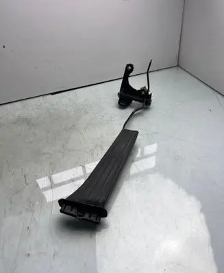 BMW 3 E46 Accelerator throttle pedal 11588551