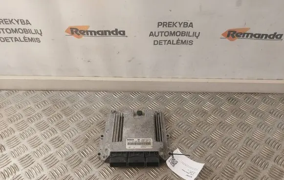 Opel Vivaro Engine control unit/module 0281014208 8200666516