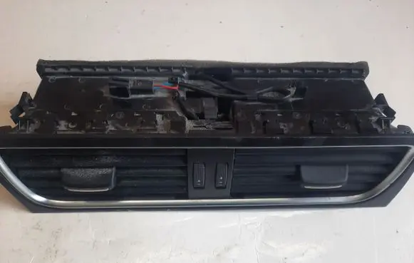 Audi A4 S4 B8 8K Dash center air vent grill 8T1820951