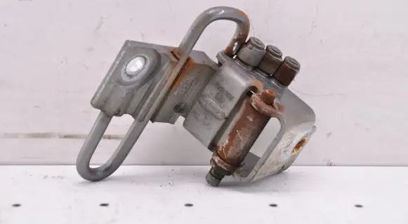 Volkswagen Touran II Front door upper hinge 1T0831412C