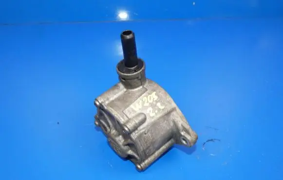 Mercedes-Benz C W205 Vacuum pump A6512300465 02927354
