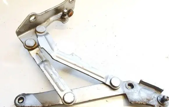 Mitsubishi Lancer X Engine bonnet/hood hinges