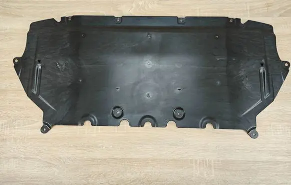 BMW 8 G16 Engine splash shield/under tray 7340168