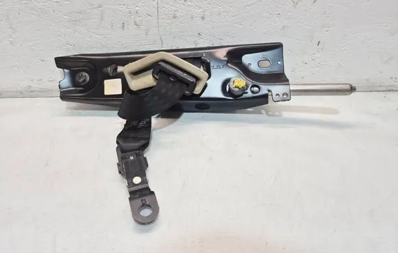 Volvo V70 Front seatbelt G6041213RHC