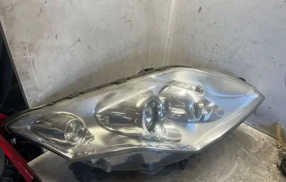 Renault Laguna III Headlight/headlamp 260100033R