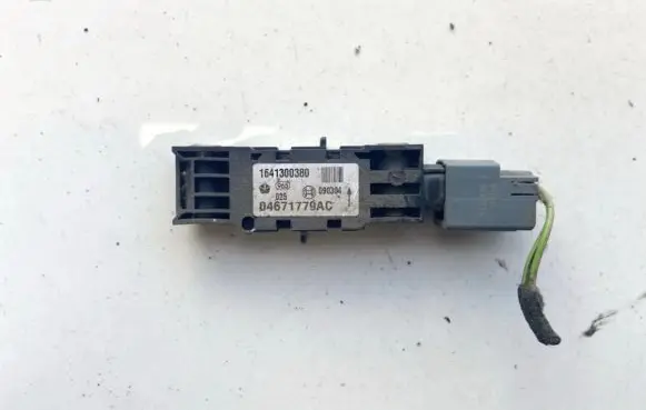 Chrysler Sebring (ST-22 - JR) Airbag deployment crash/impact sensor 04671779ac 1641300380