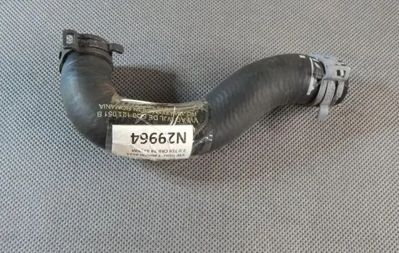 Volkswagen Golf VII Engine coolant pipe/hose 04L121051B