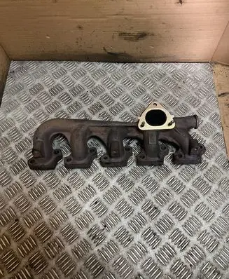 Volvo XC90 Exhaust manifold 30731980