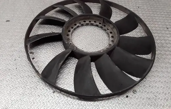 Volkswagen PASSAT B5.5 Fan impeller 058121301b