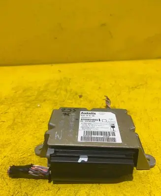Renault Clio III Airbag control unit/module 8200854965