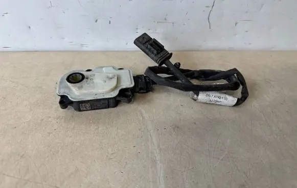 Mercedes-Benz EQC Radiator active air flap actuator A24031123312