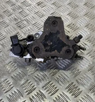Mercedes-Benz E W211 Fuel injection high pressure pump A6110701401 0445010048 L9020289S