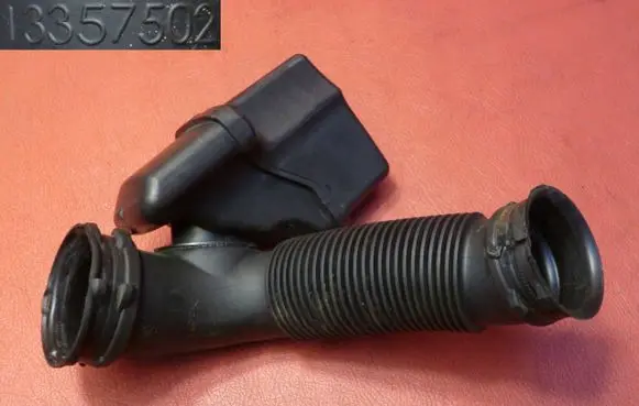 Opel Adam Air intake hose/pipe 13357502