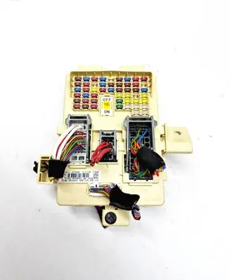 Hyundai Tucson TL Fuse module 91951D7560 HD3J0292 1806305027