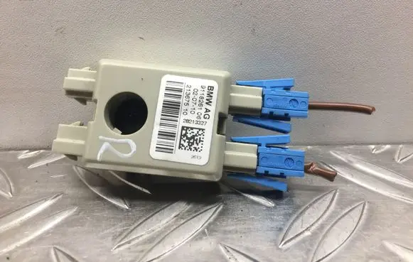 BMW 5 F10 F11 Aerial antenna filter 9118261 911826106 21367510