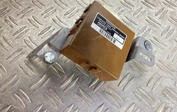 Lexus LS 460 - 600H Hand brake control module 8905050020 15181110430