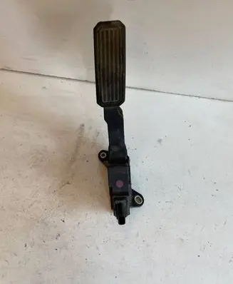 Toyota Avensis T270 Accelerator throttle pedal 7811002021
