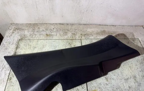 Volvo V40 (C) pillar trim 31305360