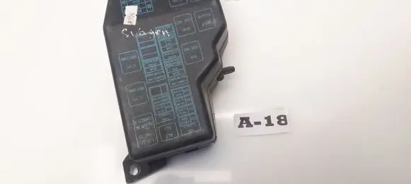 Mitsubishi Space Wagon Fuse box set MD113566 MB629083