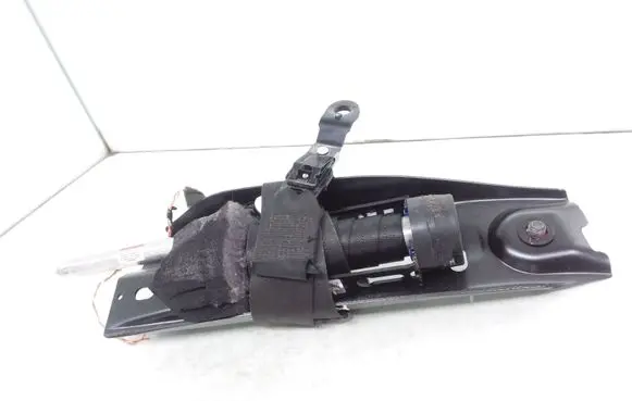 Volvo V70 Front seatbelt 39865060