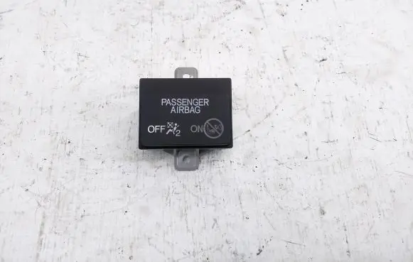 Honda CR-V Passenger airbag on/off switch M47258